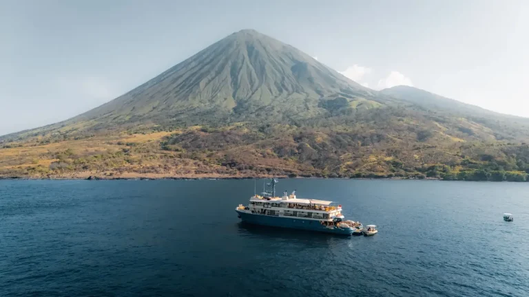 Motor Yacht vs Sailing Yacht in Raja Ampat