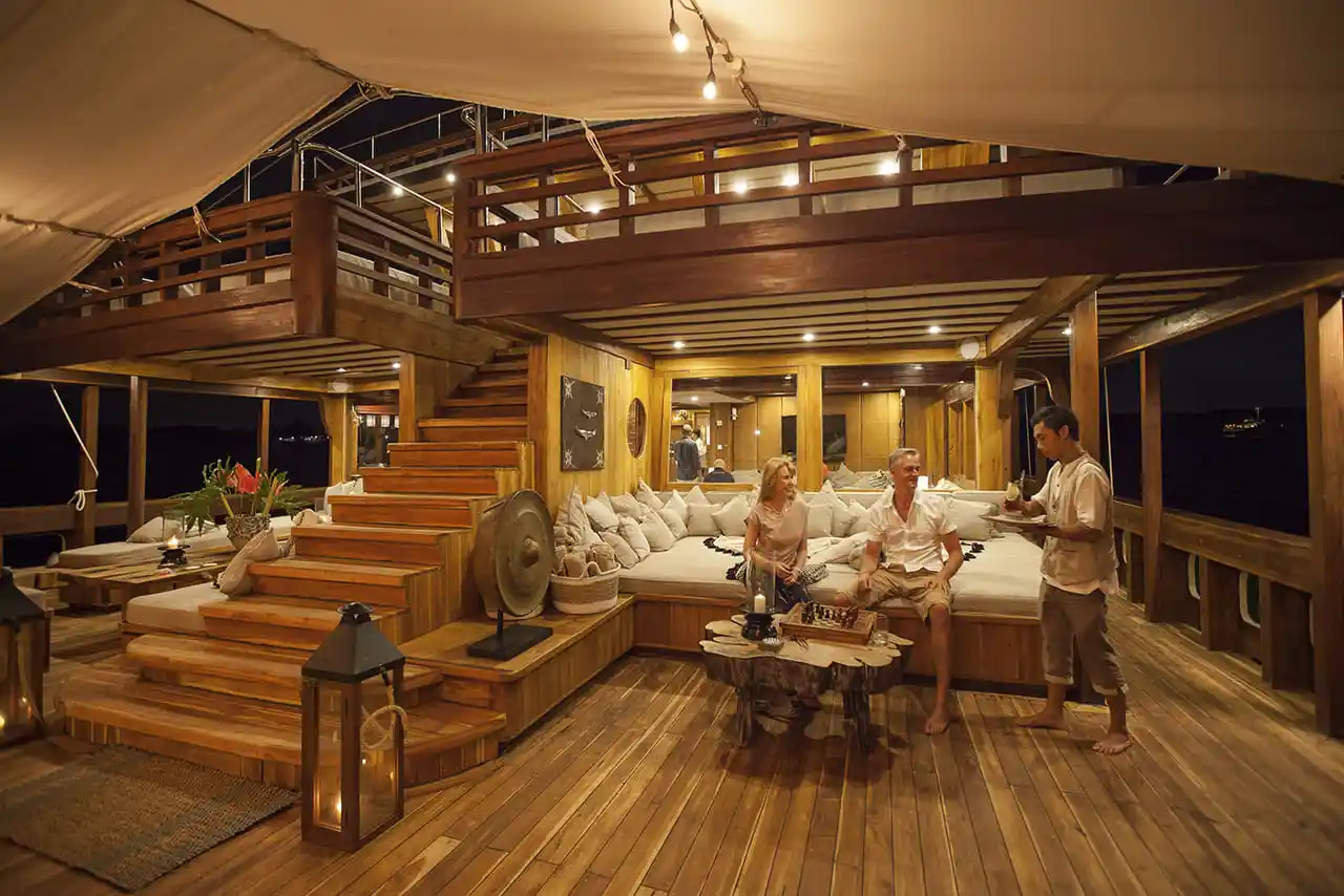 How a Week Aboard Unfolds